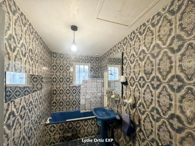 Villa - 200 m² - 12 pièces