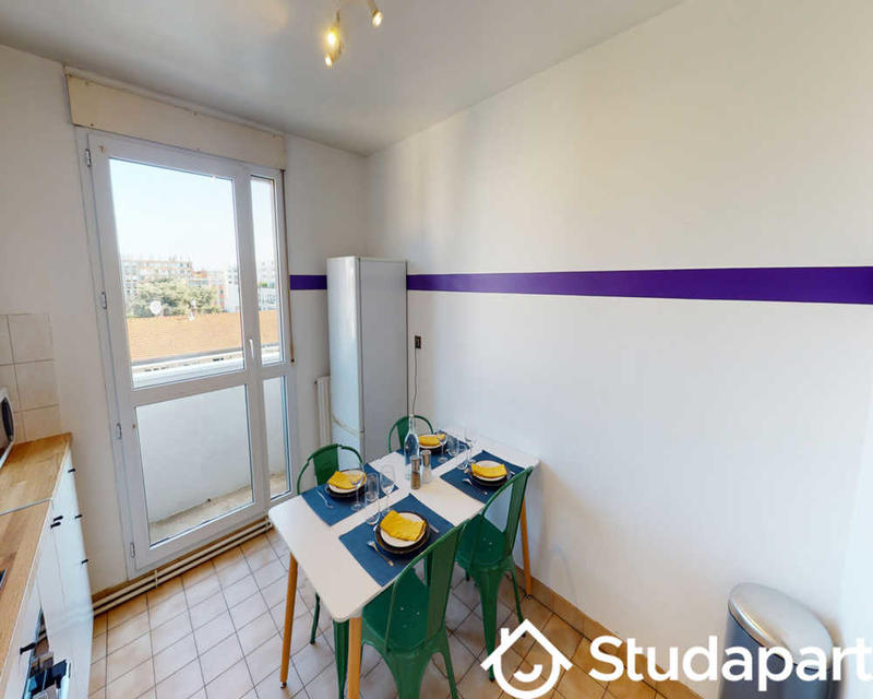 Chambre - 90 m² - 1 pièce