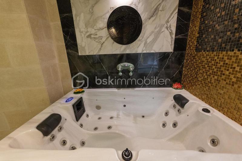 Immeuble - 600 m² - 14 pièces