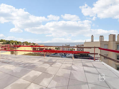 Appartement - 94 m² - 4 pièces