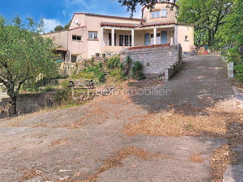 Maison - 287 m² - 11 pièces