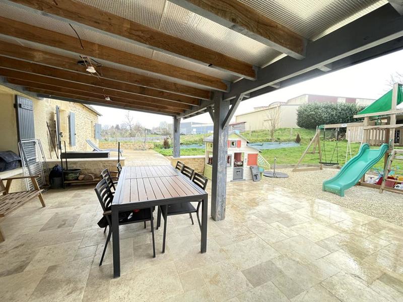 Maison - 95 m² - 4 pièces
