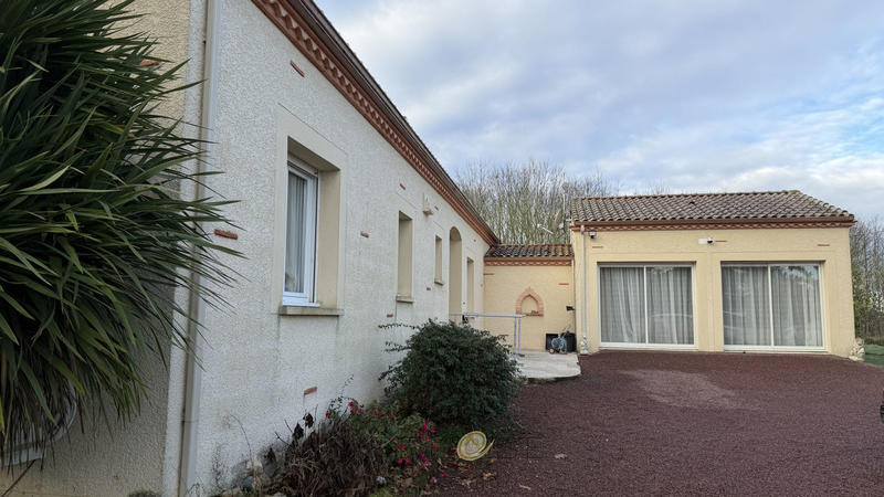 Maison - 205 m² - 7 pièces