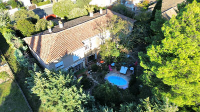 Maison - 335 m² - 15 pièces