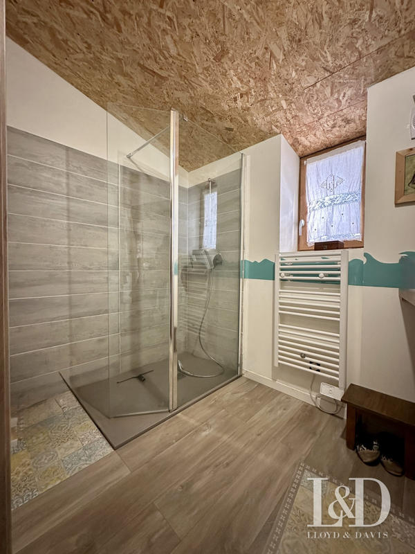 Maison traditionnelle - 213 m² - 7 pièces