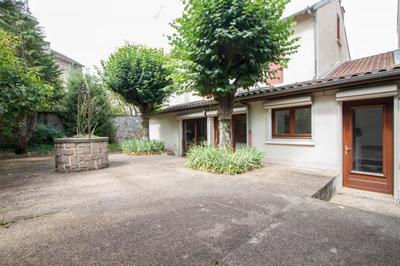 Maison - 205 m² - 8 pièces