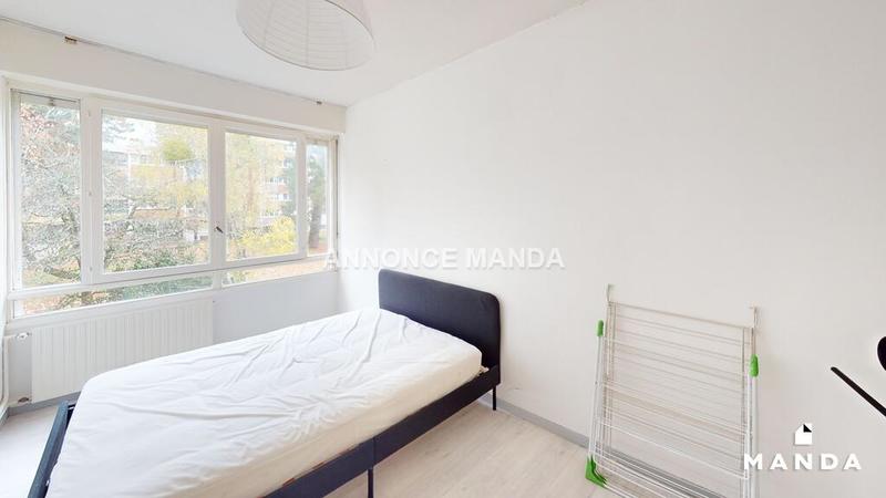 Chambre - 11 m² - 4 pièces