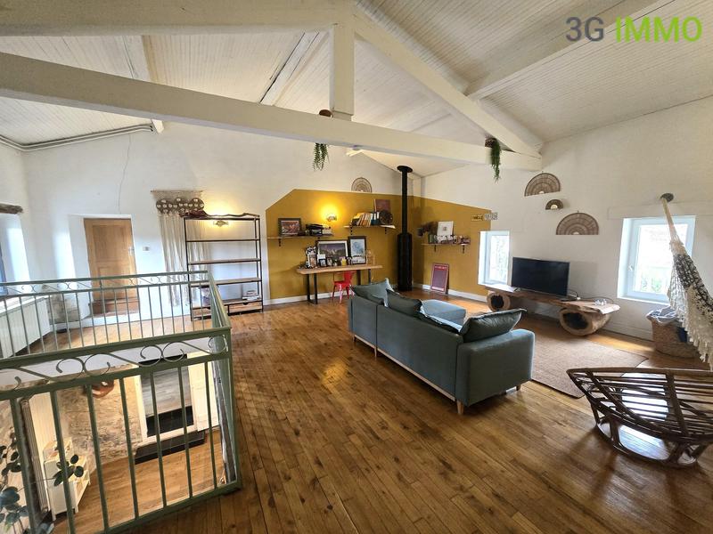 Corps de ferme - 210 m² - 8 pièces