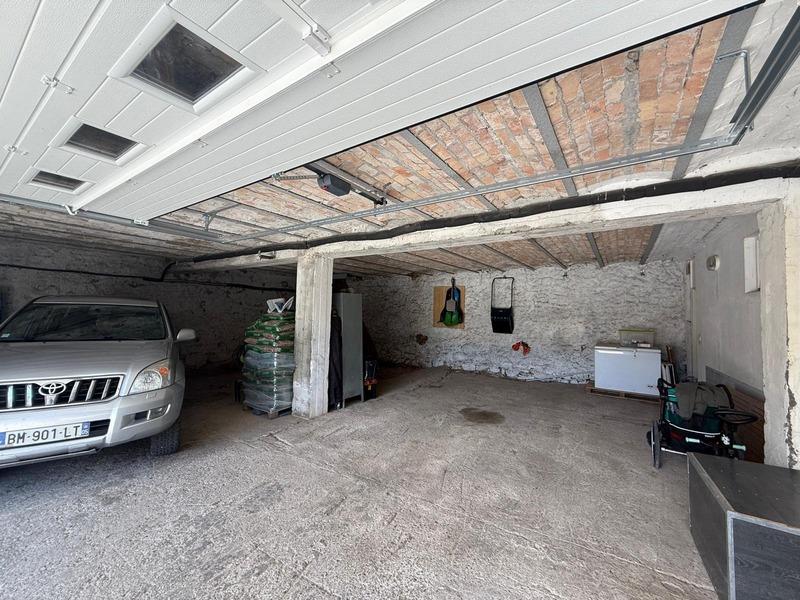 Maison - 350 m² - 10 pièces