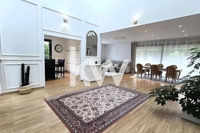 Maison d'architecte - 446 m² - 9 pièces