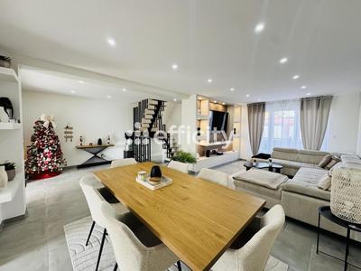 Maison - 104 m² - 6 pièces