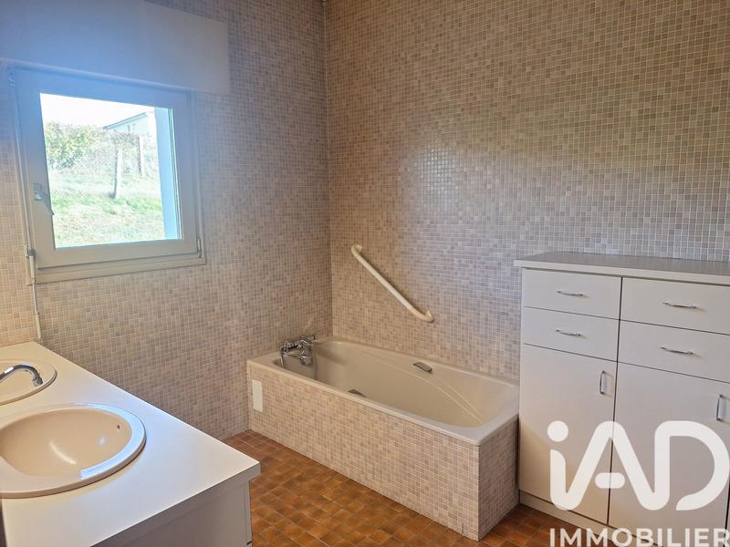 Maison - 225 m² - 7 pièces