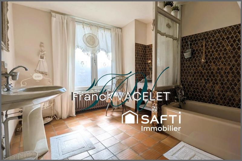 Maison - 363 m² - 9 pièces