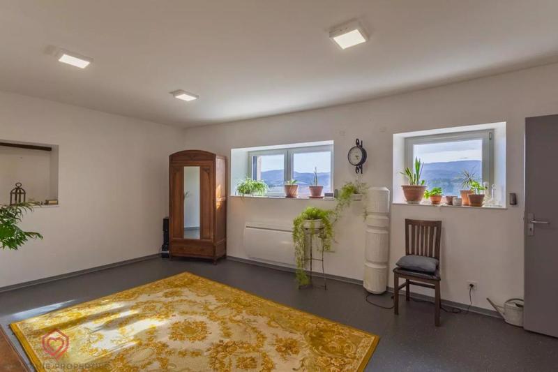 Maison de village - 206 m² - 10 pièces