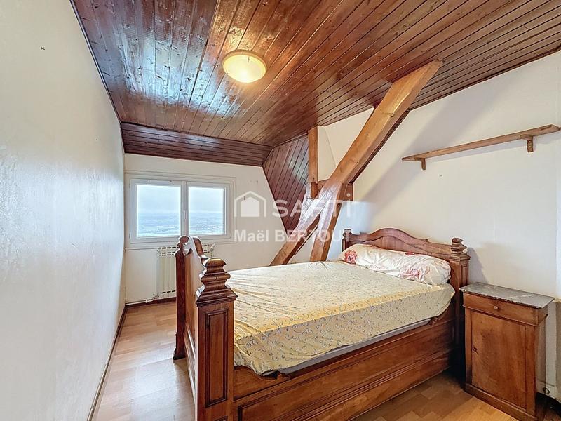 Maison - 210 m² - 8 pièces