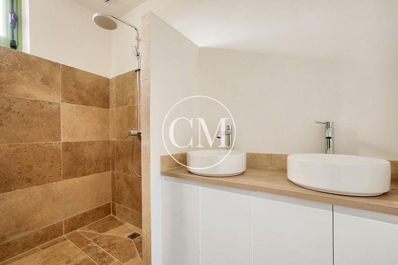 Maison - 211 m² - 7 pièces