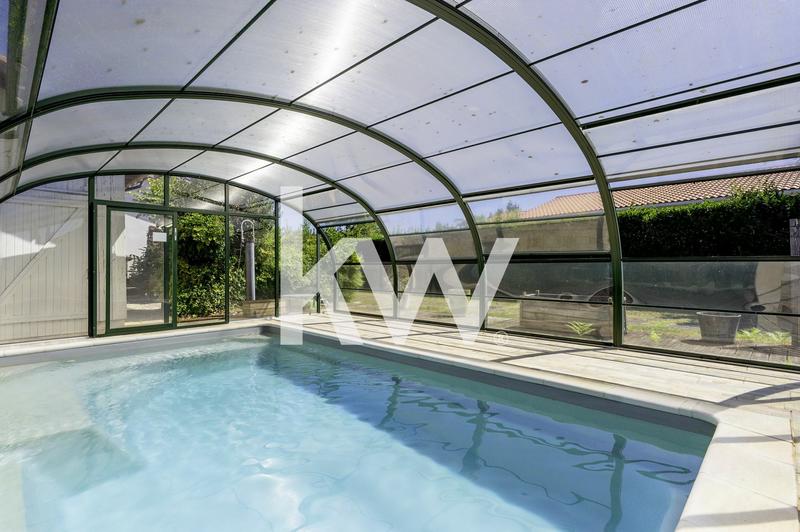 Maison - 225 m² - 6 pièces