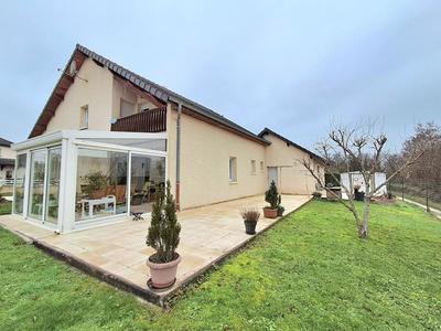Maison - 160 m² - 8 pièces