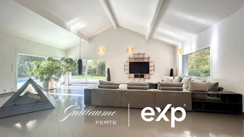 Villa - 297 m² - 6 pièces