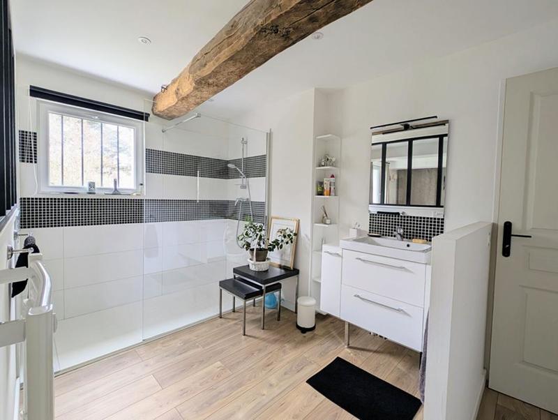 Propriété - 289 m² - 8 pièces