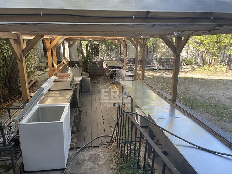 Demeure - 900 m² - 14 pièces