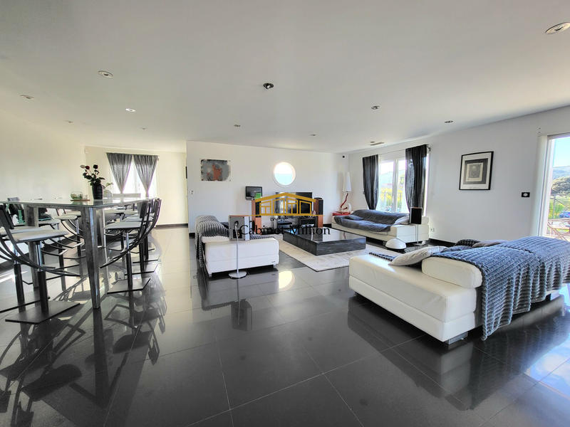 Maison - 210 m² - 4 pièces