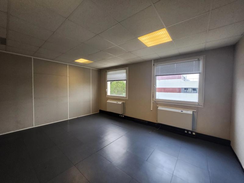 Bureau - 1 194 m² - 59 pièces