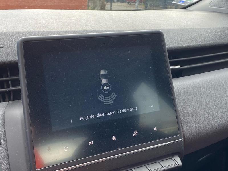 Renault Clio Société dci 100 cv air média nav clim Gps Bluetooth radars tva 10825 ht