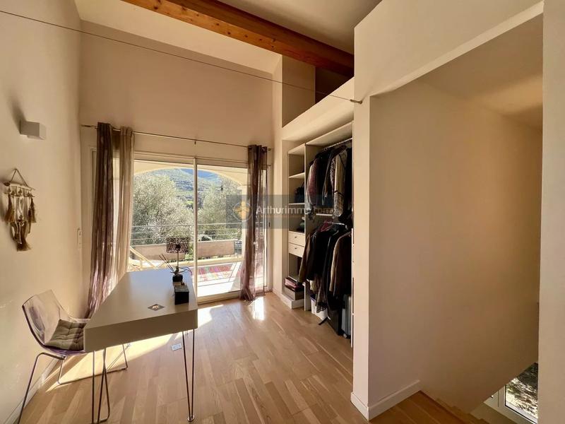 Maison - 136 m² - 4 pièces