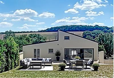 Maison - 216 m² - 8 pièces