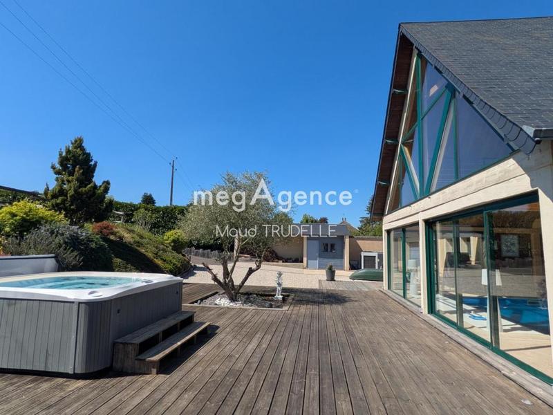 Maison - 458 m² - 11 pièces