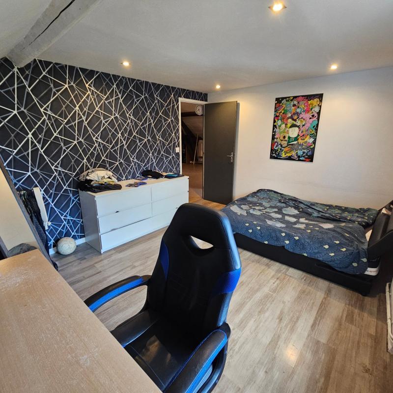 Maison - 240 m² - 8 pièces