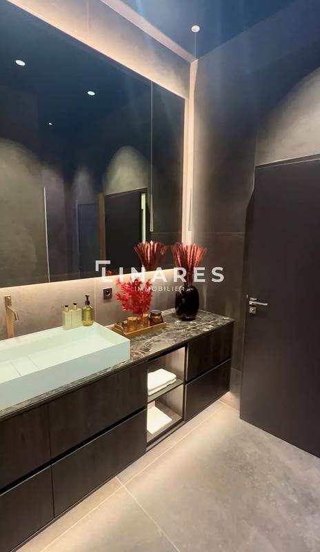 Appartement - 102 m² - 4 pièces