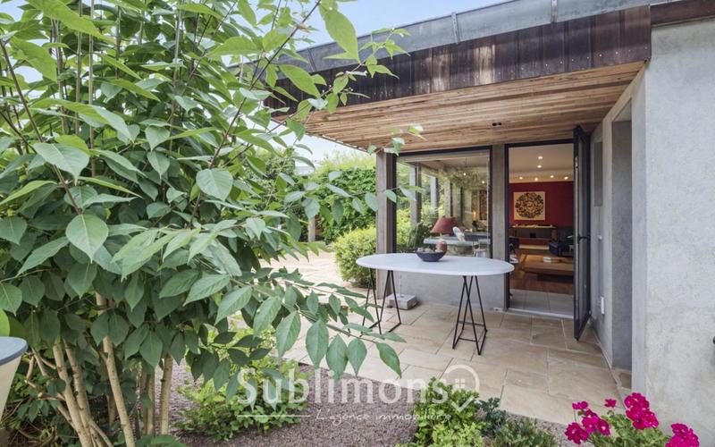 Maison traditionnelle - 230 m² - 7 pièces