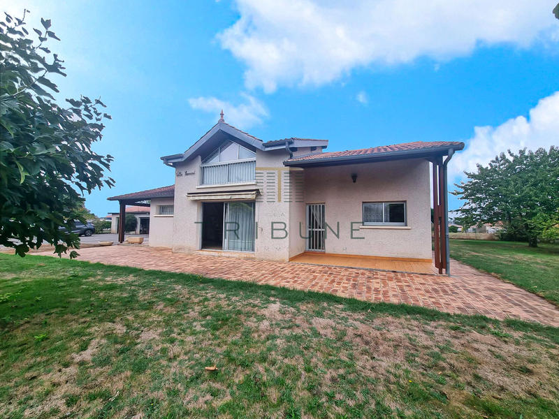 Maison - 140 m² - 4 pièces