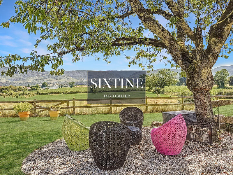 Maison ancienne - 692 m² - 16 pièces