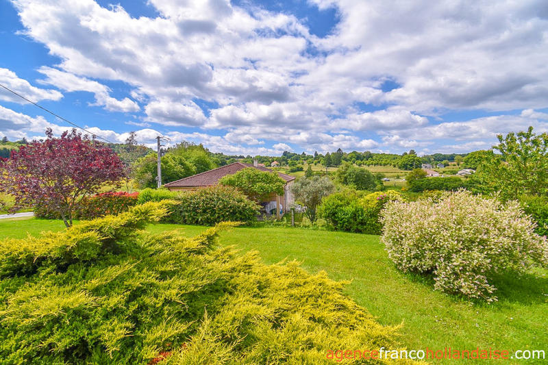 Maison - 216 m² - 9 pièces