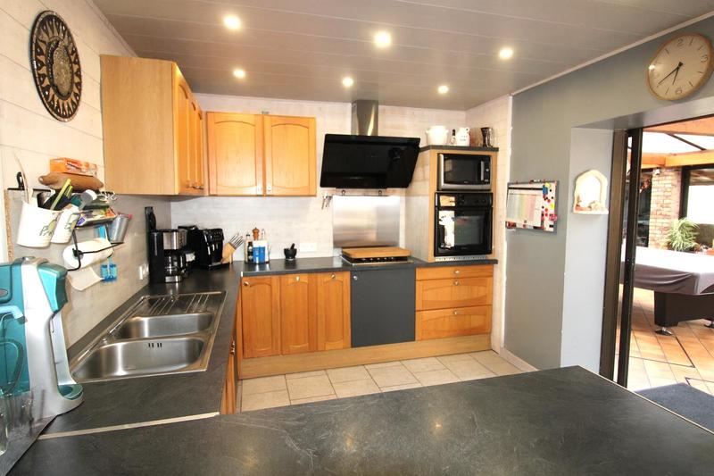 Maison traditionnelle - 205 m² - 7 pièces