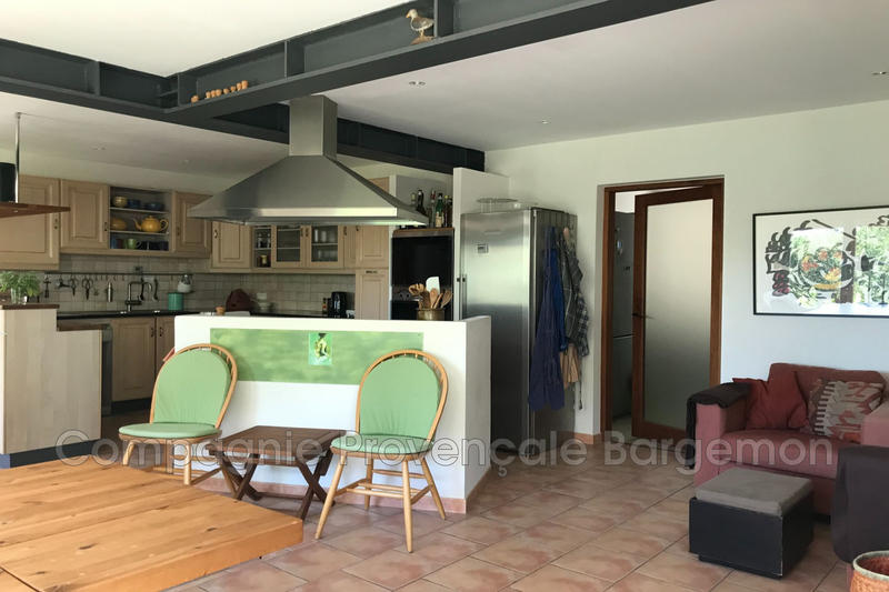 Maison - 250 m² - 7 pièces