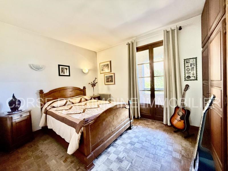 Maison - 174 m² - 10 pièces