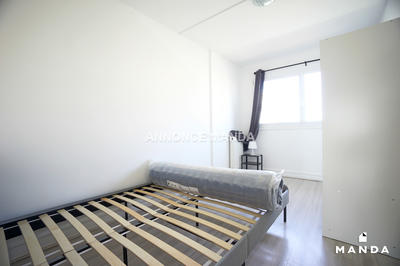 Chambre - 13 m² - 5 pièces