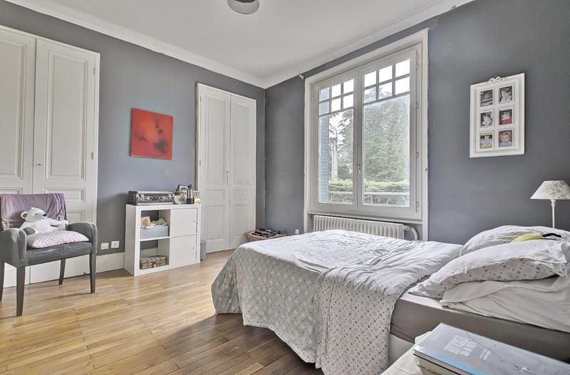 Maison - 196 m² - 11 pièces