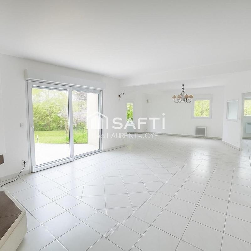 Maison - 230 m² - 8 pièces
