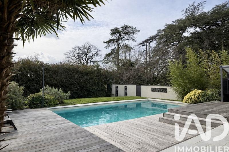 Maison - 196 m² - 7 pièces