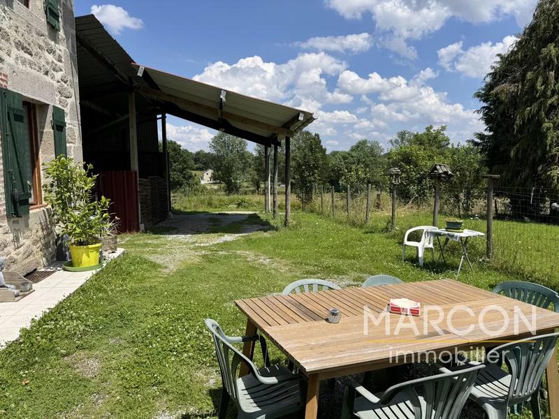 Propriété - 239 m² - 9 pièces