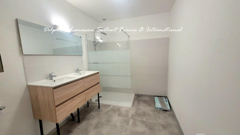 Maison - 240 m² - 12 pièces