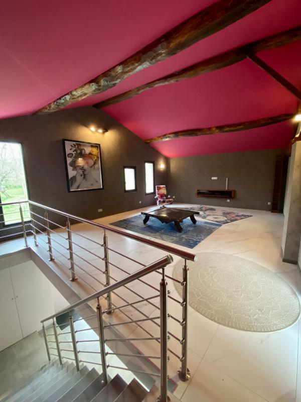 Maison - 250 m² - 6 pièces