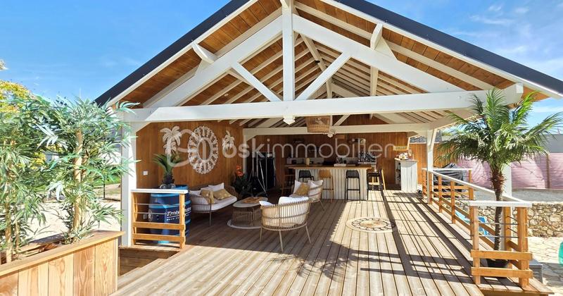 Maison - 280 m² - 7 pièces