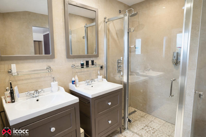 Maison - 174 m² - 10 pièces