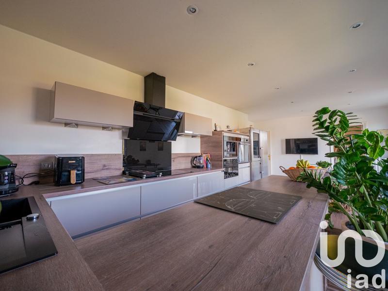 Maison - 300 m² - 13 pièces